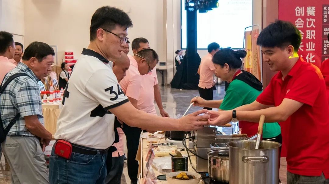 无码八A片人妻少妇久久