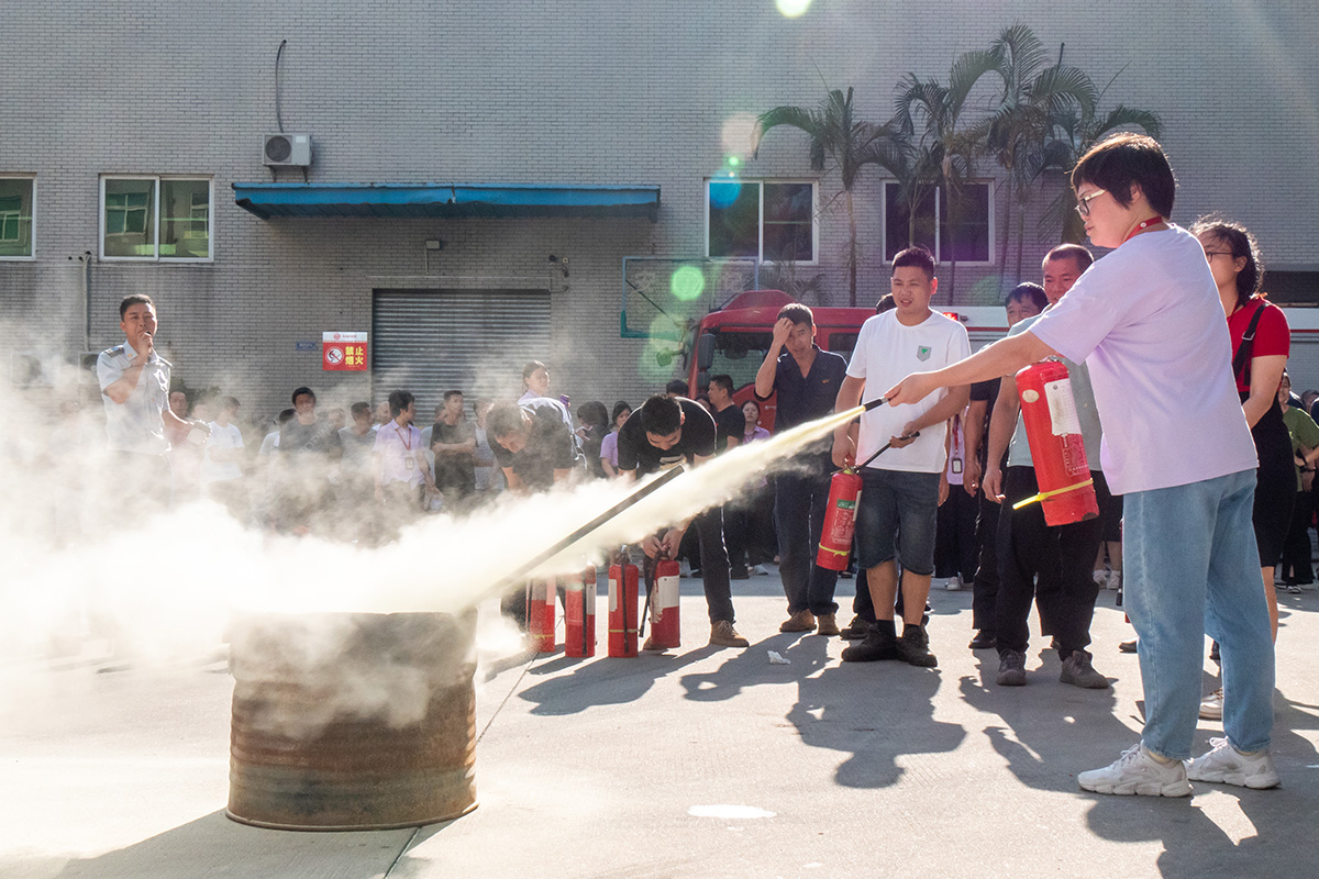 无码八A片人妻少妇久久