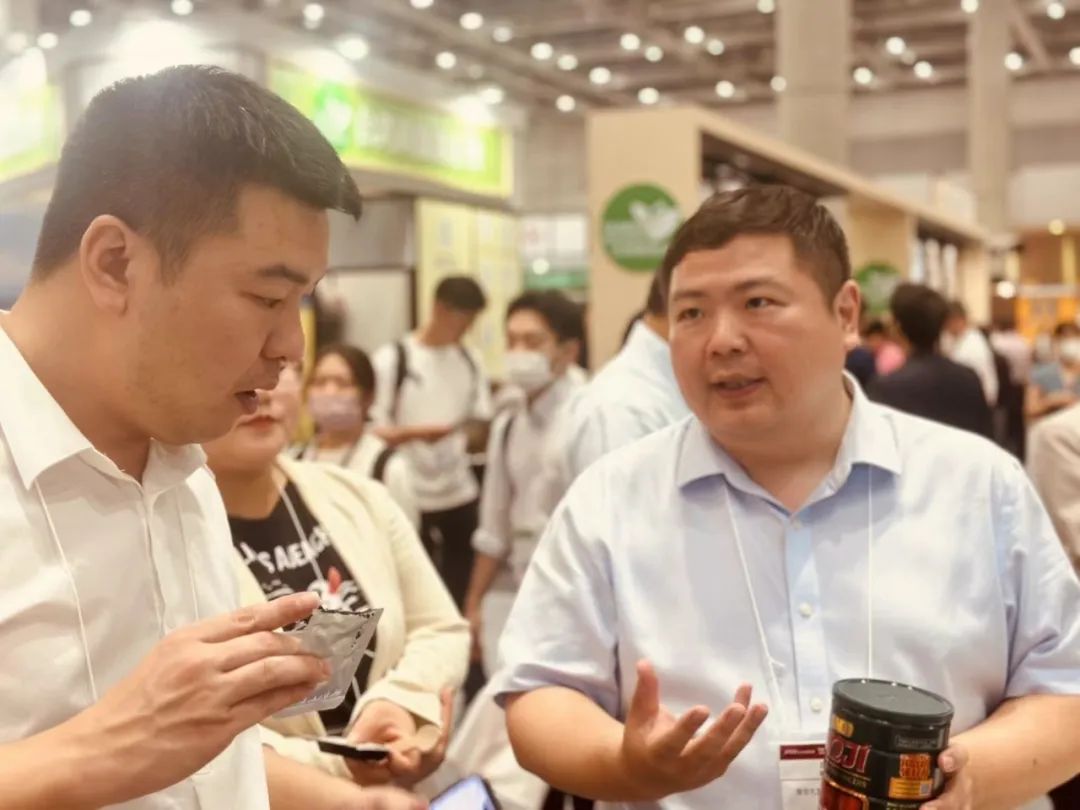 无码八A片人妻少妇久久